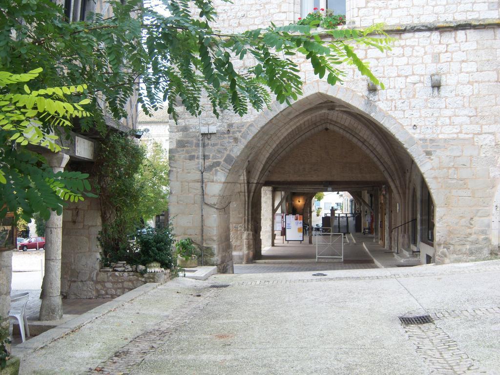 Gite Des Augustins Monflanquin Room photo